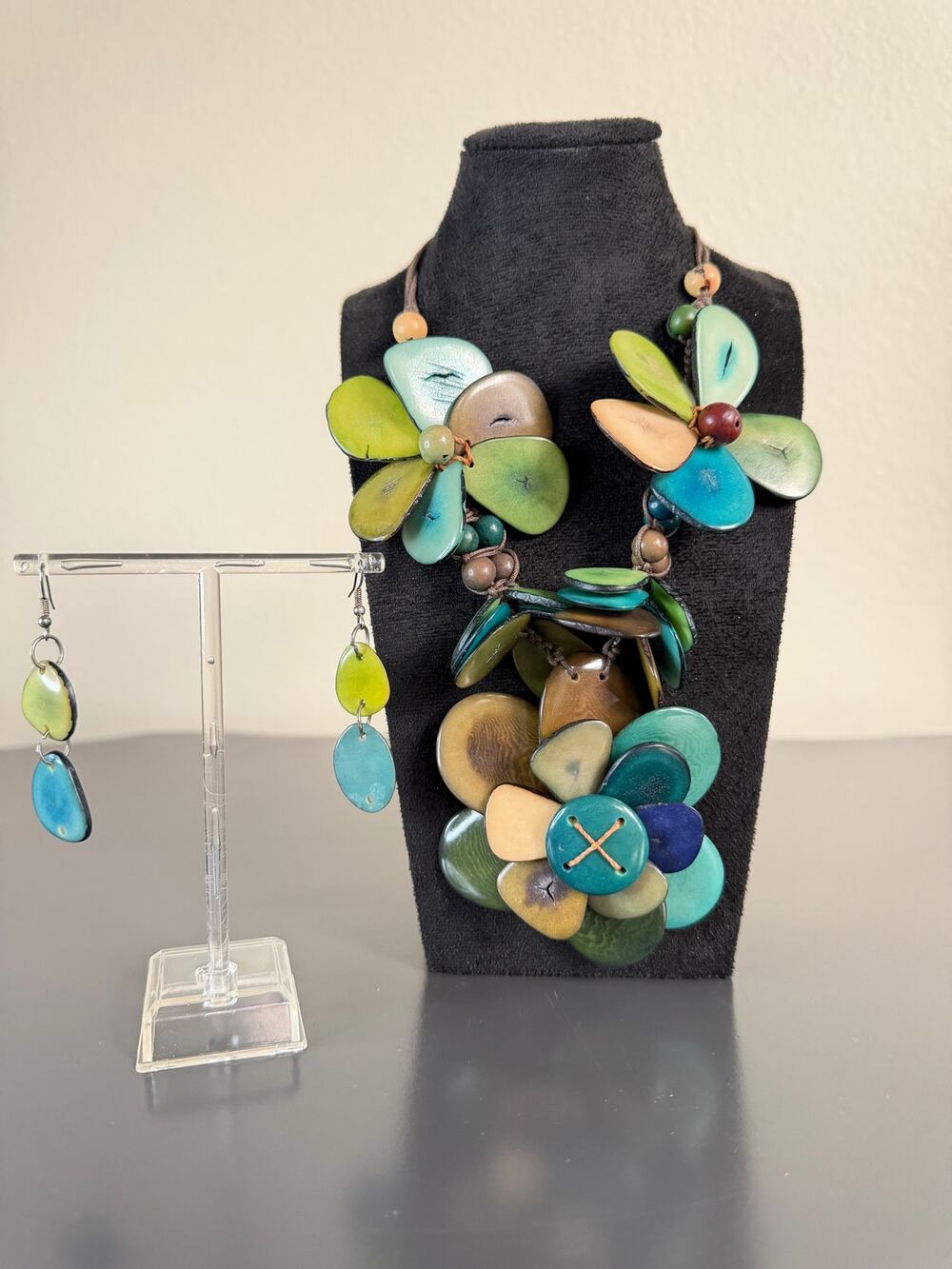 Tagua Nut Statement Jewelry Set Flower Bib Necklace & Dangle Earrings Green Teal